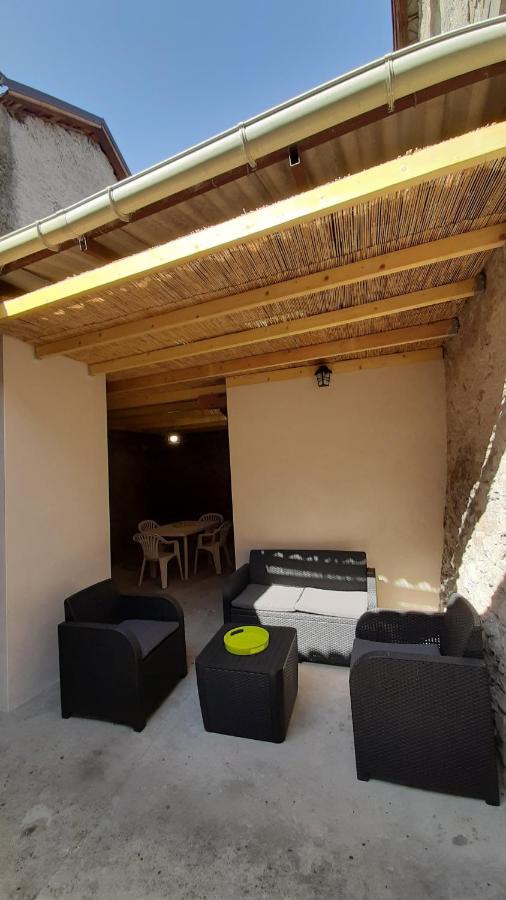 Petite maison de village située entre lacs, cascades et montagnes Virieu-le-Grand Exterior foto
